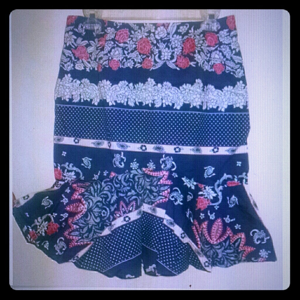 Floral print skirt